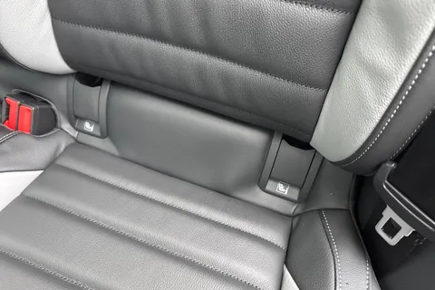 CX75YCB Volkswagen Golf 2.0 TDI 150 R-Line 5dr DSG Thumbnail #37