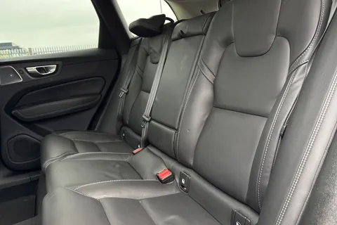 FG24YUB Volvo Xc60 2.0 B5P Ultimate Dark 5dr AWD Geartronic Thumbnail #18