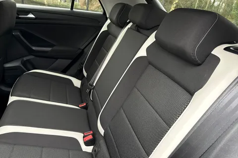 PX21OLG Volkswagen T-Roc 1.5 TSI EVO SEL DSG Euro 6 (s/s) 5dr Thumbnail #19