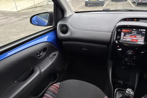 YY69ELC Citroën C1 1.0 VTi Flair Euro 6 (s/s) 5dr Thumbnail #20