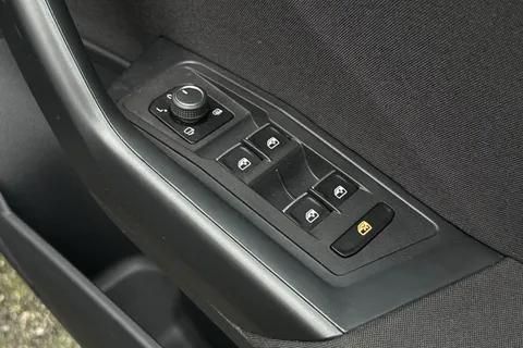 PX21OLG Volkswagen T-Roc 1.5 TSI EVO SEL DSG Euro 6 (s/s) 5dr Thumbnail #21