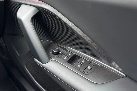  Volkswagen Tiguan 1.5 eTSI MHEV R-Line DSG Euro 6 (s/s) 5dr Thumbnail #21