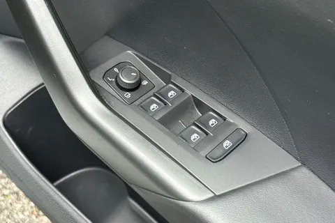 CP72ETR Volkswagen T-Cross 1.0 TSI SE Euro 6 (s/s) 5dr Thumbnail #21