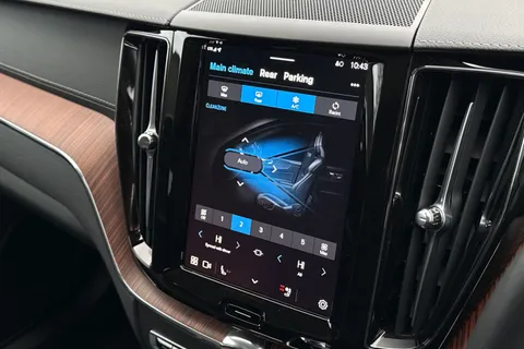 FG24YUB Volvo Xc60 2.0 B5P Ultimate Dark 5dr AWD Geartronic Thumbnail #21