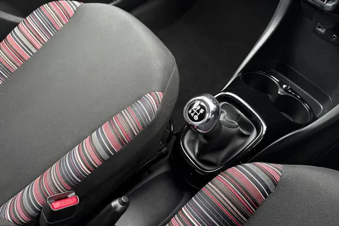 YY69ELC Citroën C1 1.0 VTi Flair Euro 6 (s/s) 5dr Thumbnail #23