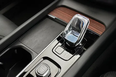 FG24YUB Volvo Xc60 2.0 B5P Ultimate Dark 5dr AWD Geartronic Thumbnail #22
