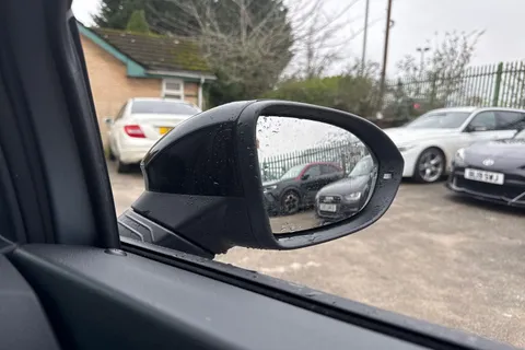 CX75YCB Volkswagen Golf 2.0 TDI 150 R-Line 5dr DSG Thumbnail #42