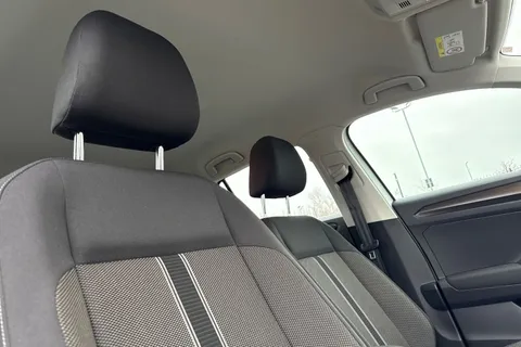 CY19VGJ Volkswagen T-Roc 1.6 TDI SE Euro 6 (s/s) 5dr Thumbnail #24