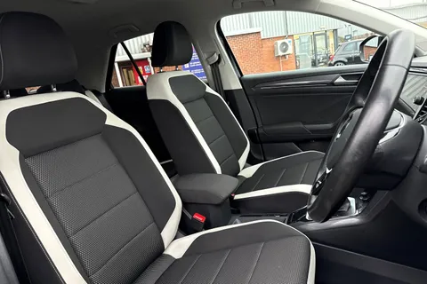 PX21OLG Volkswagen T-Roc 1.5 TSI EVO SEL DSG Euro 6 (s/s) 5dr Thumbnail #24