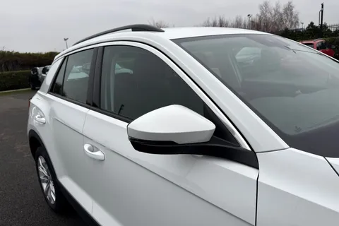 CY19VGJ Volkswagen T-Roc 1.6 TDI SE Euro 6 (s/s) 5dr Thumbnail #28