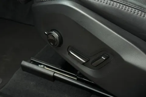 FG24YUB Volvo Xc60 2.0 B5P Ultimate Dark 5dr AWD Geartronic Thumbnail #27