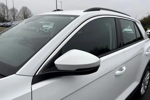 CY19VGJ Volkswagen T-Roc 1.6 TDI SE Euro 6 (s/s) 5dr Thumbnail #30