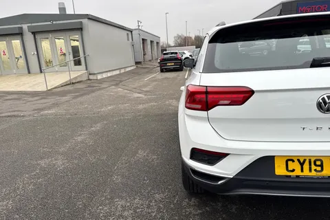 CY19VGJ Volkswagen T-Roc 1.6 TDI SE Euro 6 (s/s) 5dr Thumbnail #32