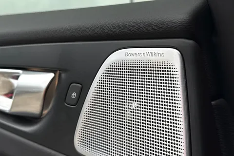 FG24YUB Volvo Xc60 2.0 B5P Ultimate Dark 5dr AWD Geartronic Thumbnail #31