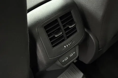 PX21OLG Volkswagen T-Roc 1.5 TSI EVO SEL DSG Euro 6 (s/s) 5dr Thumbnail #33