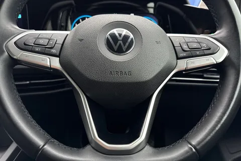 OV20SYS Volkswagen Golf 1.5 TSI Style Euro 6 (s/s) 5dr Thumbnail #32