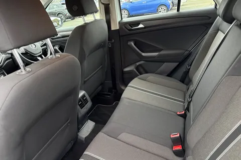 CY19VGJ Volkswagen T-Roc 1.6 TDI SE Euro 6 (s/s) 5dr Thumbnail #35