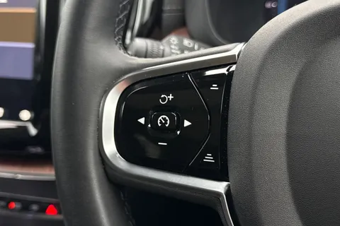 FG24YUB Volvo Xc60 2.0 B5P Ultimate Dark 5dr AWD Geartronic Thumbnail #35