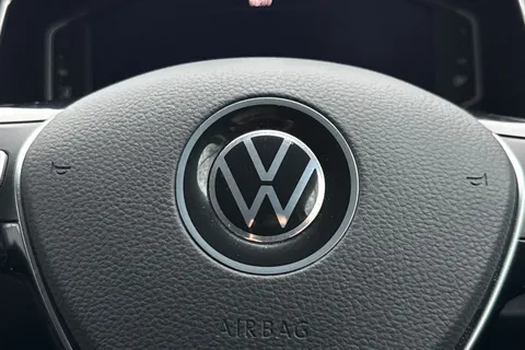 PX21OLG Volkswagen T-Roc 1.5 TSI EVO SEL DSG Euro 6 (s/s) 5dr Thumbnail #36