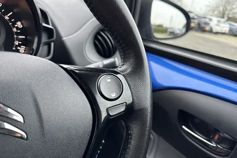 YY69ELC Citroën C1 1.0 VTi Flair Euro 6 (s/s) 5dr Thumbnail #37