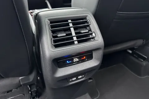  Volkswagen Tiguan 1.5 eTSI MHEV R-Line DSG Euro 6 (s/s) 5dr Thumbnail #37