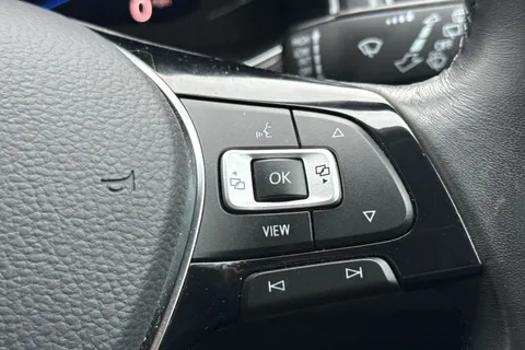 PX21OLG Volkswagen T-Roc 1.5 TSI EVO SEL DSG Euro 6 (s/s) 5dr Thumbnail #38