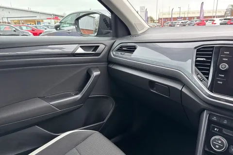 PX21OLG Volkswagen T-Roc 1.5 TSI EVO SEL DSG Euro 6 (s/s) 5dr Thumbnail #40