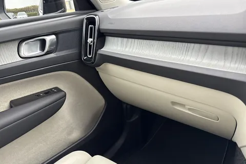 BL70BBX Volvo Xc40 1.5 T3 Inscription Pro Euro 6 (s/s) 5dr Thumbnail #61