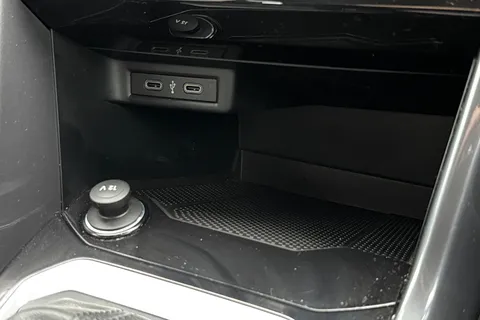 PX21OLG Volkswagen T-Roc 1.5 TSI EVO SEL DSG Euro 6 (s/s) 5dr Thumbnail #42