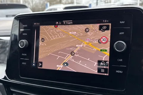 DC25NKF Volkswagen T-Roc 1.5 TSI Black Edition 5dr DSG | Heated Seats | Sports Pack Thumbnail #16