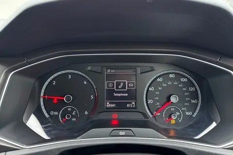 CY19VGJ Volkswagen T-Roc 1.6 TDI SE Euro 6 (s/s) 5dr Thumbnail #43