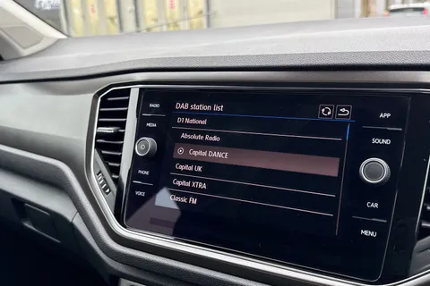 CY19VGJ Volkswagen T-Roc 1.6 TDI SE Euro 6 (s/s) 5dr Thumbnail #46