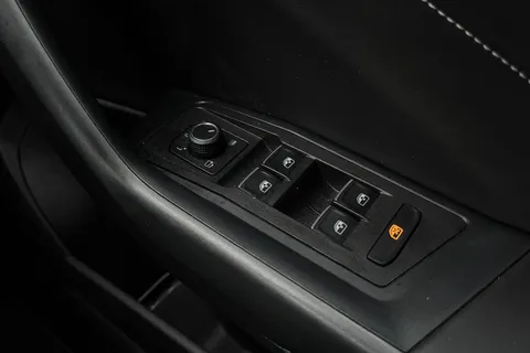 DC25NKF Volkswagen T-Roc 1.5 TSI Black Edition 5dr DSG | Heated Seats | Sports Pack Thumbnail #20