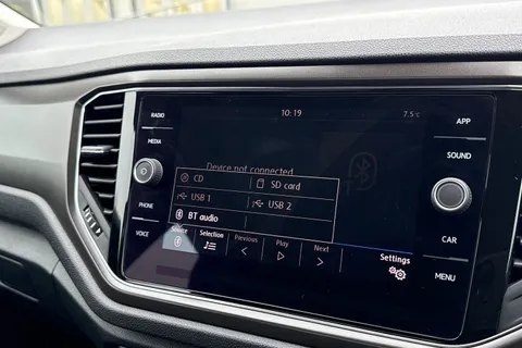 CY19VGJ Volkswagen T-Roc 1.6 TDI SE Euro 6 (s/s) 5dr Thumbnail #47