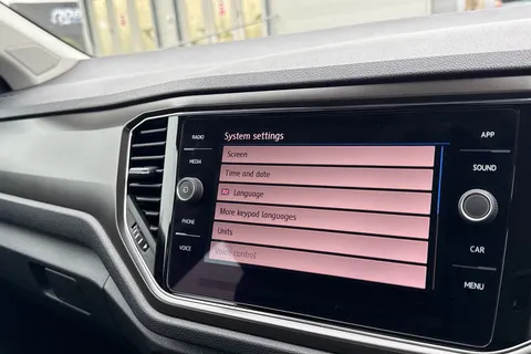 CY19VGJ Volkswagen T-Roc 1.6 TDI SE Euro 6 (s/s) 5dr Thumbnail #51