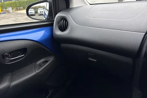 YY69ELC Citroën C1 1.0 VTi Flair Euro 6 (s/s) 5dr Thumbnail #55