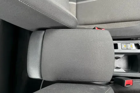 CY19VGJ Volkswagen T-Roc 1.6 TDI SE Euro 6 (s/s) 5dr Thumbnail #57