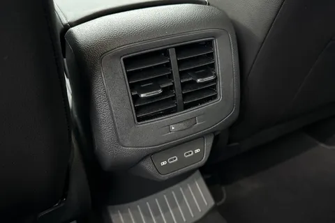 DC25NKF Volkswagen T-Roc 1.5 TSI Black Edition 5dr DSG | Heated Seats | Sports Pack Thumbnail #32