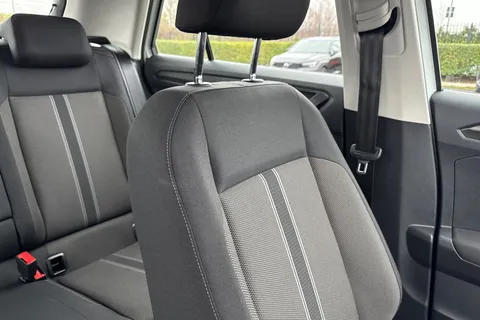 CY19VGJ Volkswagen T-Roc 1.6 TDI SE Euro 6 (s/s) 5dr Thumbnail #59