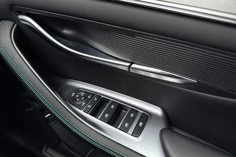 DV75XJO BYD Seal U 1.5 DM-i 18.3kWh Design CVT Auto AWD Euro 6 (s/s) 5dr Thumbnail #17