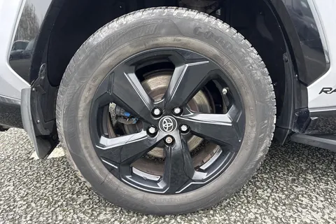 CX69LFR Toyota Rav4 2.5 VVT-h Dynamic CVT 4WD Euro 6 (s/s) 5dr Thumbnail #13
