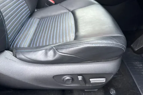 CX69LFR Toyota Rav4 2.5 VVT-h Dynamic CVT 4WD Euro 6 (s/s) 5dr Thumbnail #40