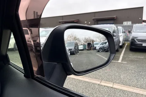 CX69LFR Toyota Rav4 2.5 VVT-h Dynamic CVT 4WD Euro 6 (s/s) 5dr Thumbnail #41