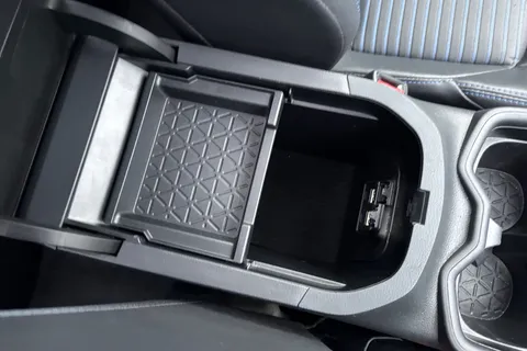 CX69LFR Toyota Rav4 2.5 VVT-h Dynamic CVT 4WD Euro 6 (s/s) 5dr Thumbnail #45