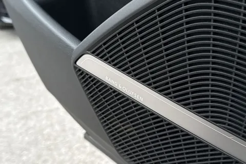 PN23NZA Audi Q5 Edition 1 40 TDI quattro 204 PS S tronic Thumbnail #30