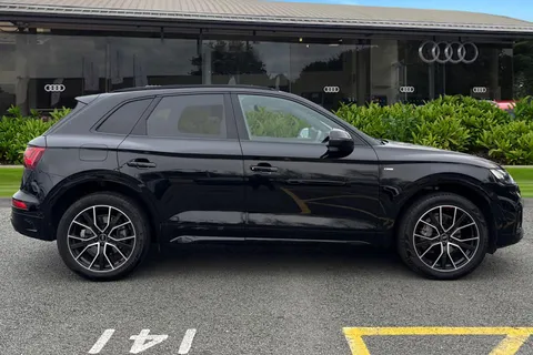 AF74VNA Audi Q5 Black Edition 40 TDI quattro 204 PS S tronic Thumbnail #4