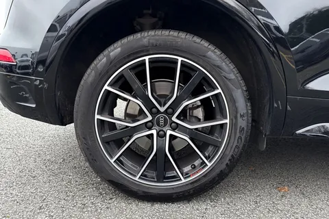 AF74VNA Audi Q5 Black Edition 40 TDI quattro 204 PS S tronic Thumbnail #13
