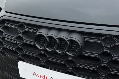 AF74VNA Audi Q5 Black Edition 40 TDI quattro 204 PS S tronic Thumbnail #25