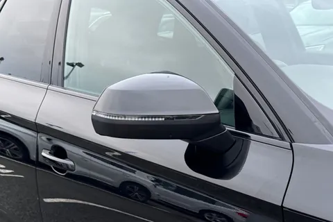 AF74VNA Audi Q5 Black Edition 40 TDI quattro 204 PS S tronic Thumbnail #26