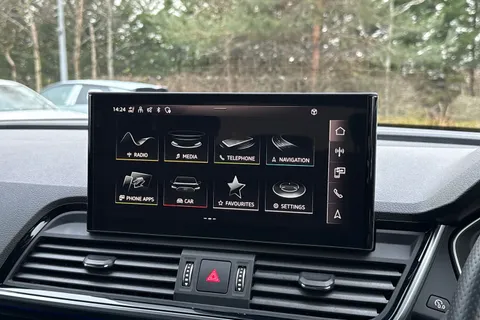 AF74VNA Audi Q5 Black Edition 40 TDI quattro 204 PS S tronic Thumbnail #28